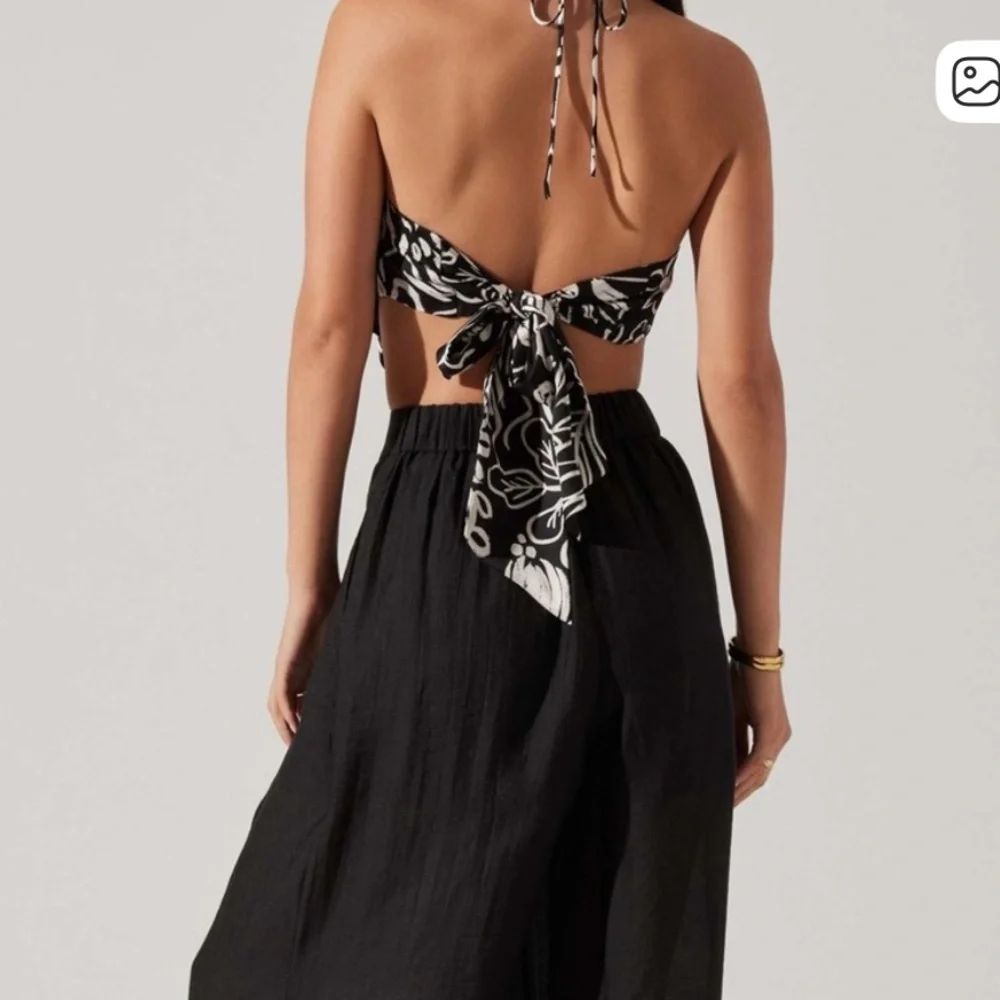 ASTR Black & White Domenica Halter Neck Beaded Scarf Top - Picture 2 of 4